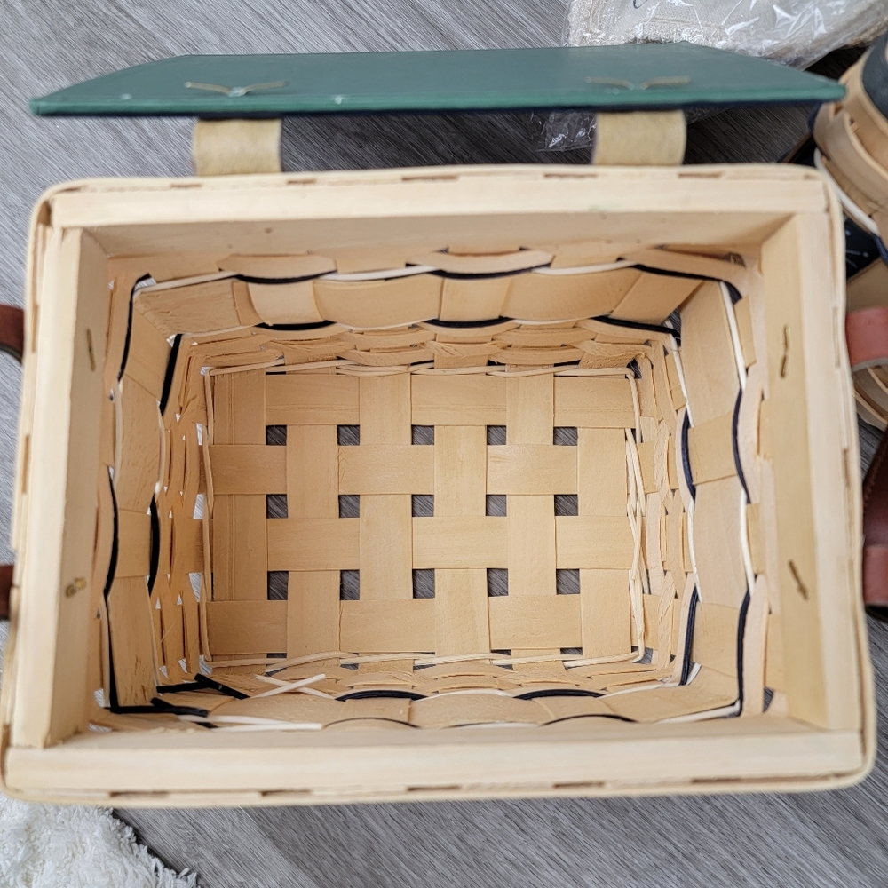 Happy Holidays Woven Baskets by CMI HENTON - Picture 7 of 16